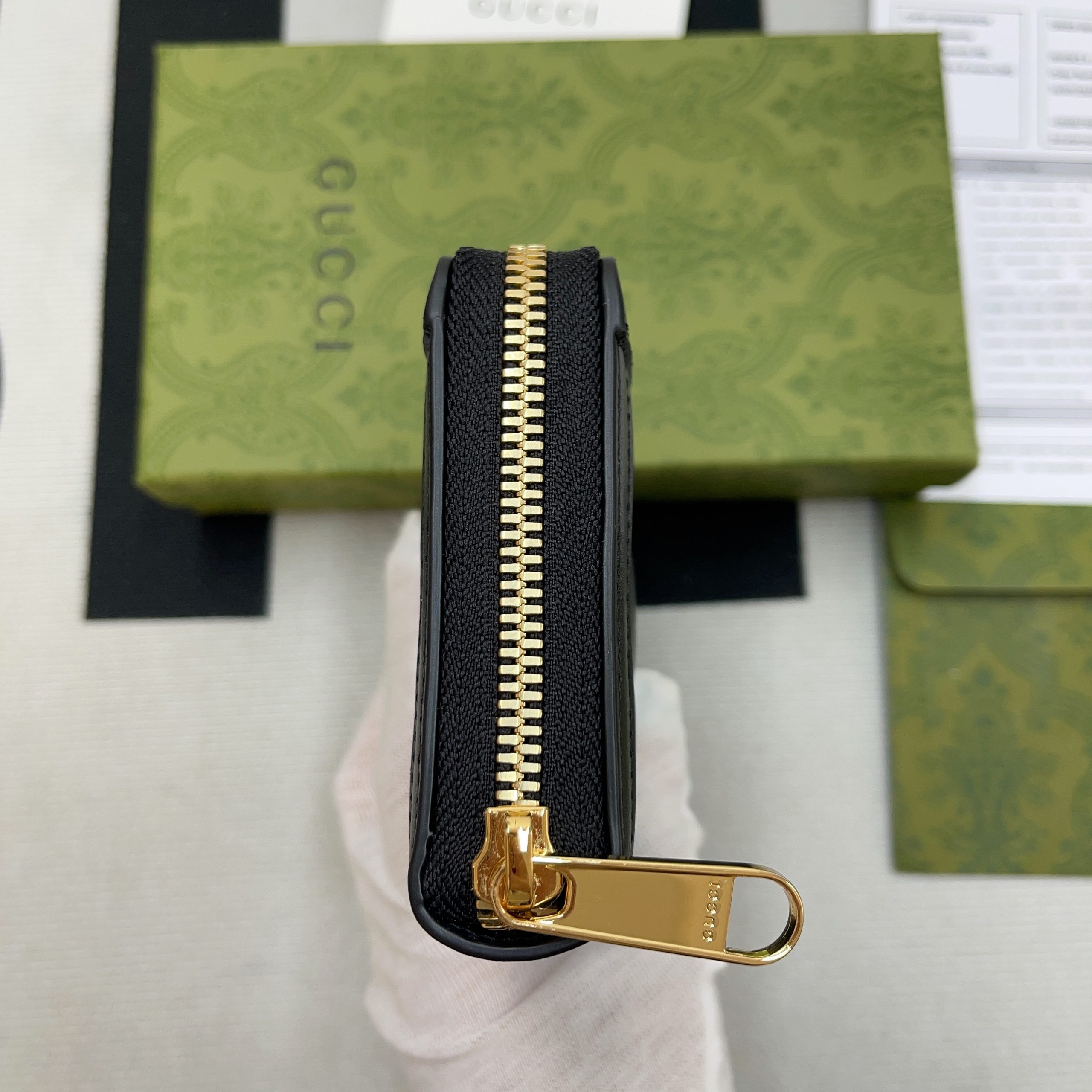 Gvc*1 GG Matelassé Zip-Around Wallet Black For Women 723784 UM8IG 1000 7.6 in/ 19.5 cm