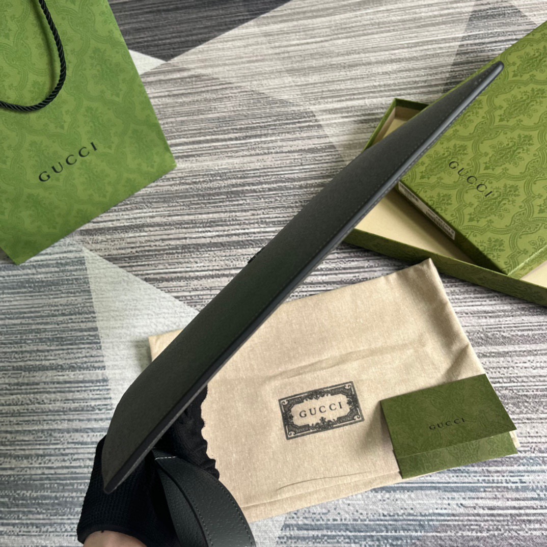 Gvc*1 GG Marmont Pouch Grey For Men 12in/30.5cm 475317 1T56F 1126