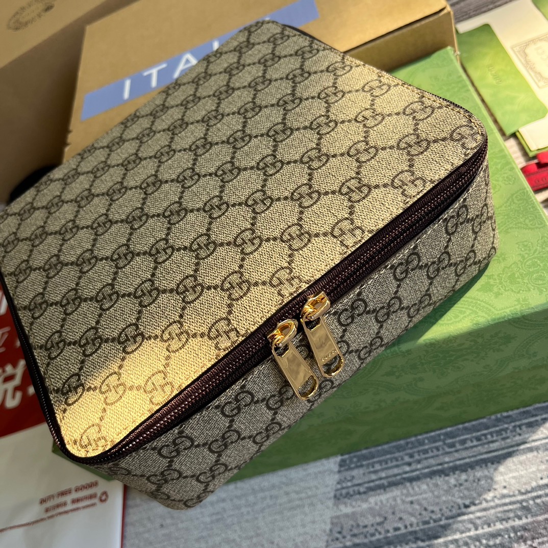 Gvc*1 GG Medium Packing Cube Svp*me Canvas Beige/Grey For Men 7.7in/20cm ‎‎‎726661 KGD0N 4060