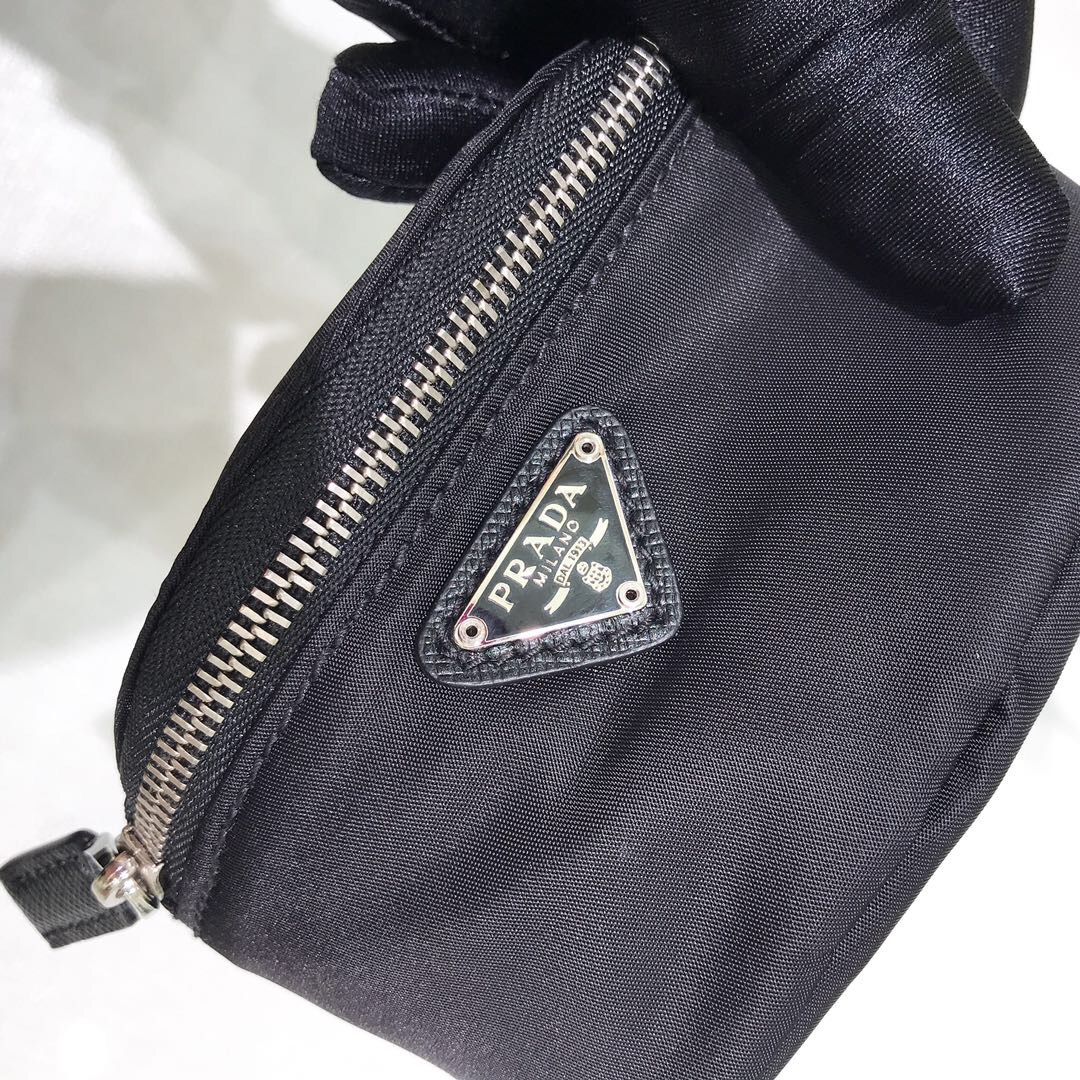 Pra*a Nylon Wristlet Clutch Bag Black/Pink/Red For Women 5.1 in/ 13 cm 2TT095_D02_F0002