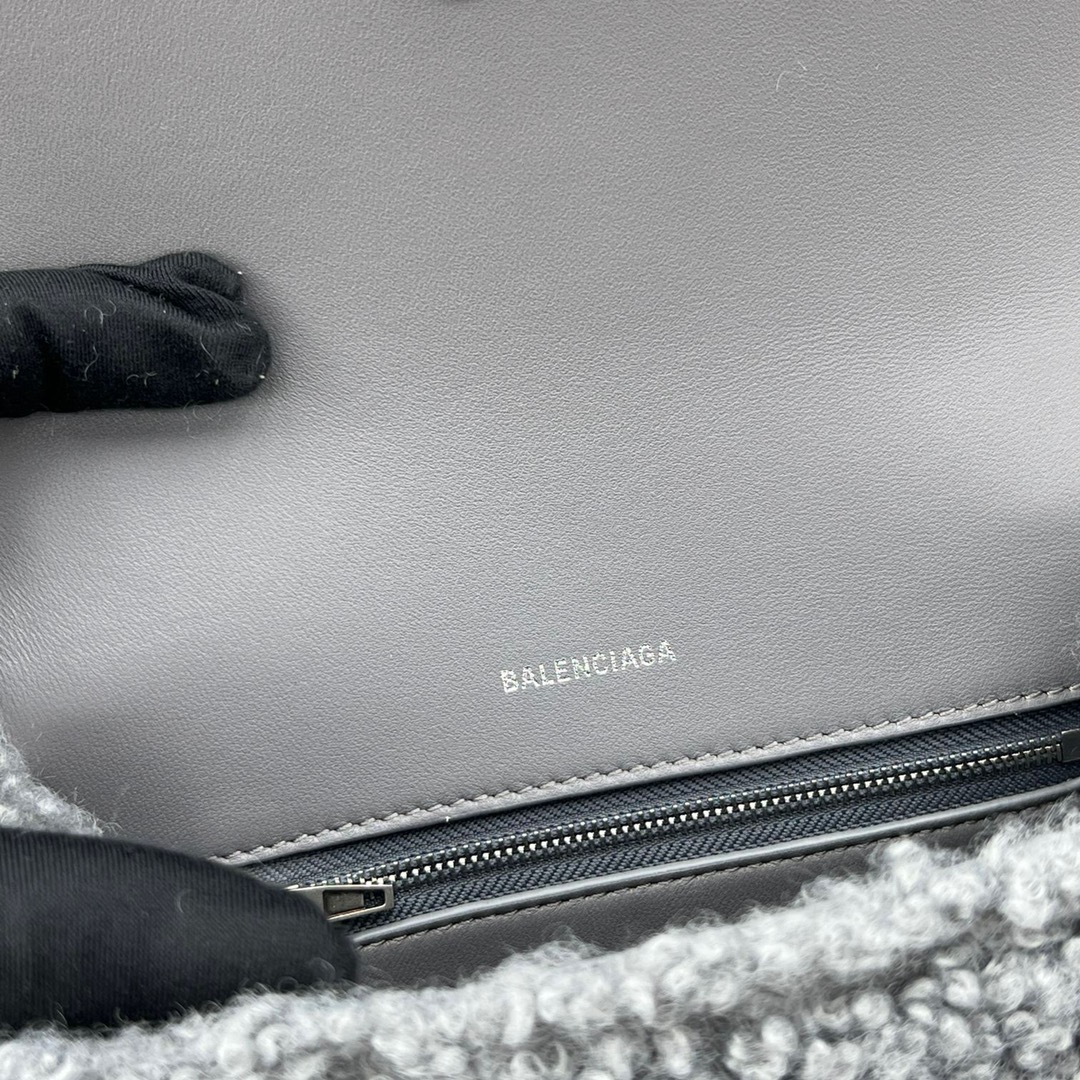 Ba1en*iaga Furry Hourglass Small Handbag Black/Grey/Pink For Women‎ 9.4in/23.8cm 676365210FU1000