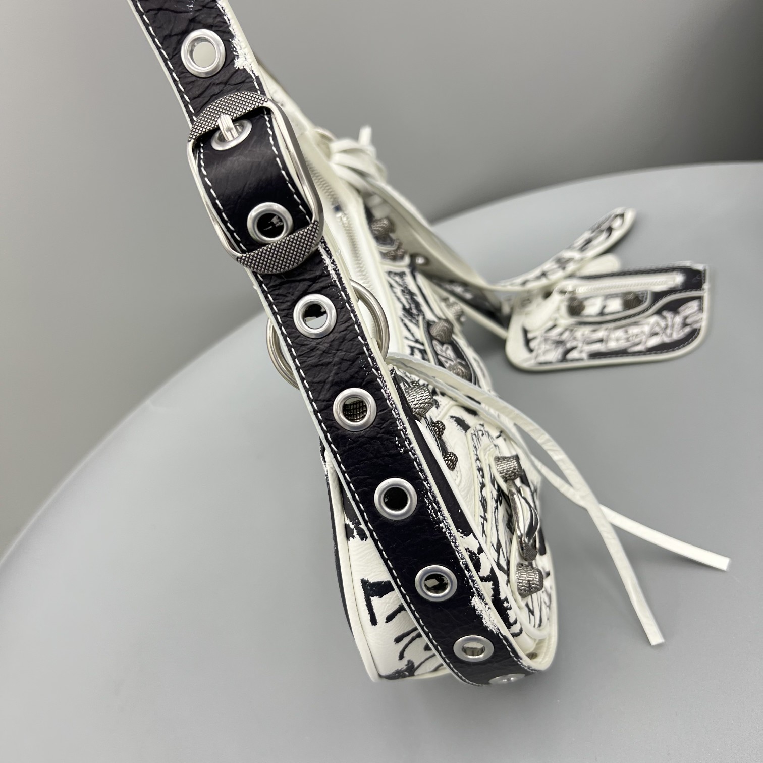 Ba1en*iaga Le Cagole XS Shoulder Bag Black/White For Women‎ 10.2in/25.9cm