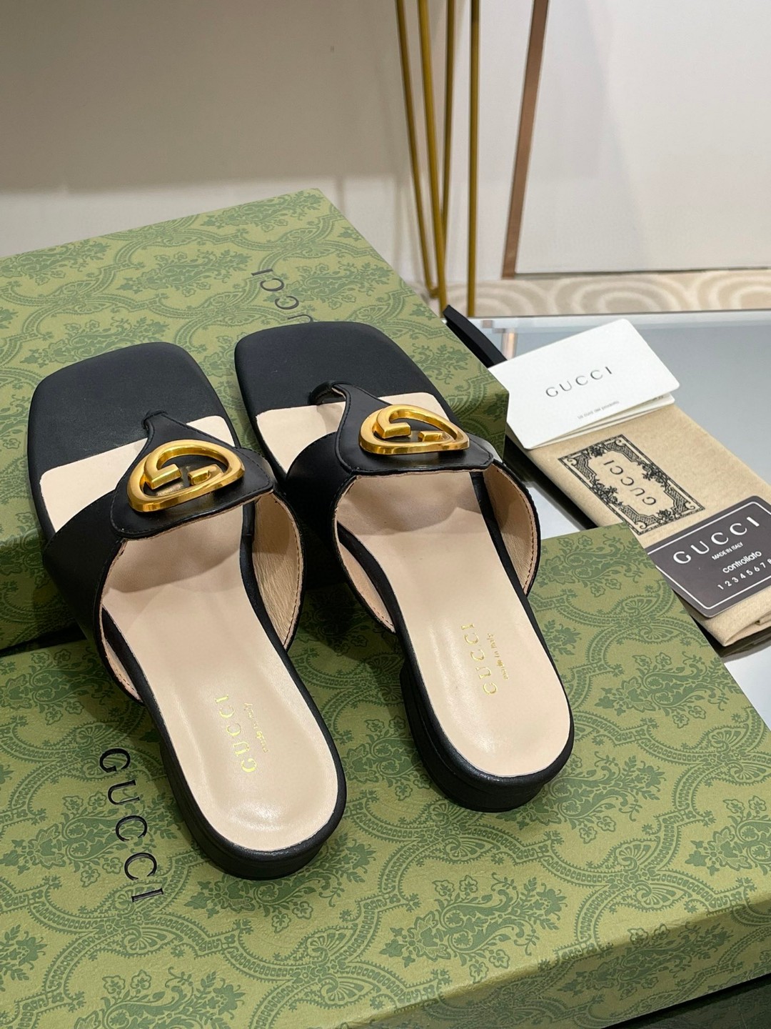 Gvc*1 Blondie Thong Sandal Black For Women ‎739048 C9D00 1000