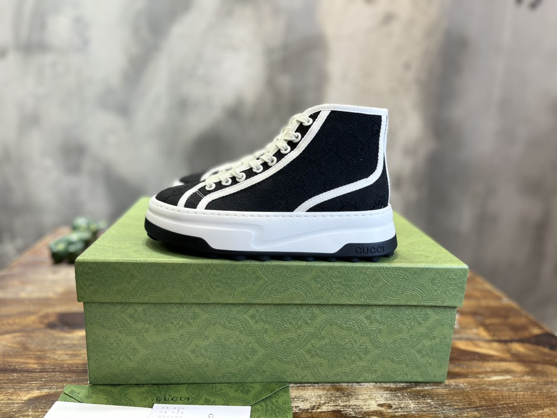 Gvc*1 Chunky Sneaker Black For Women