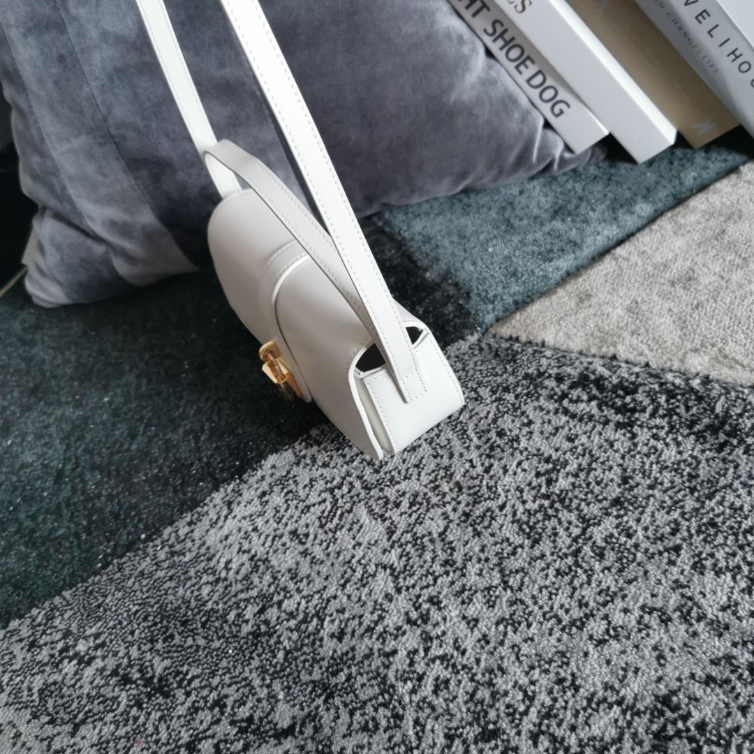 Ce1i*e Clutch On Strap Tabou In Triomphe Smooth White/Brown/Black For Women‎ 7in/18cm 10I593DQ1.01CK