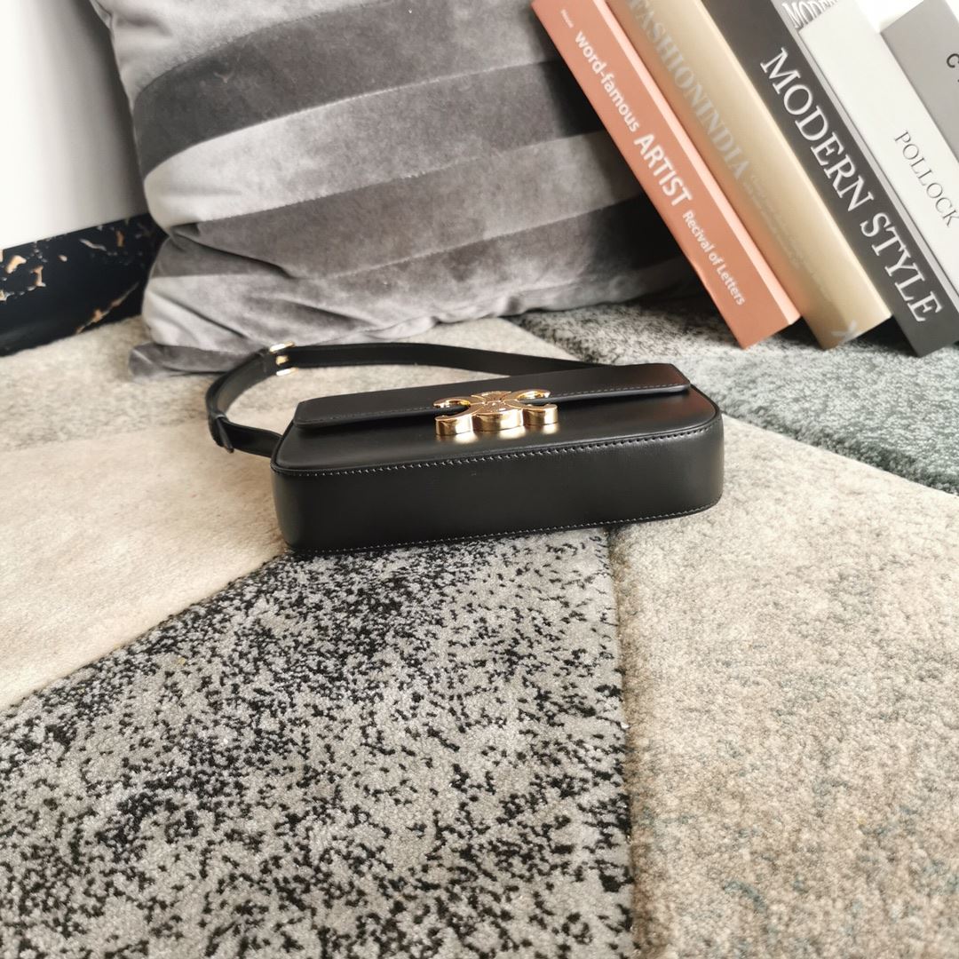 Ce1i*e Triomphe Shoulder Bag In Shiny Black For Women‎ 8in/20cm 194143BF4.38NO