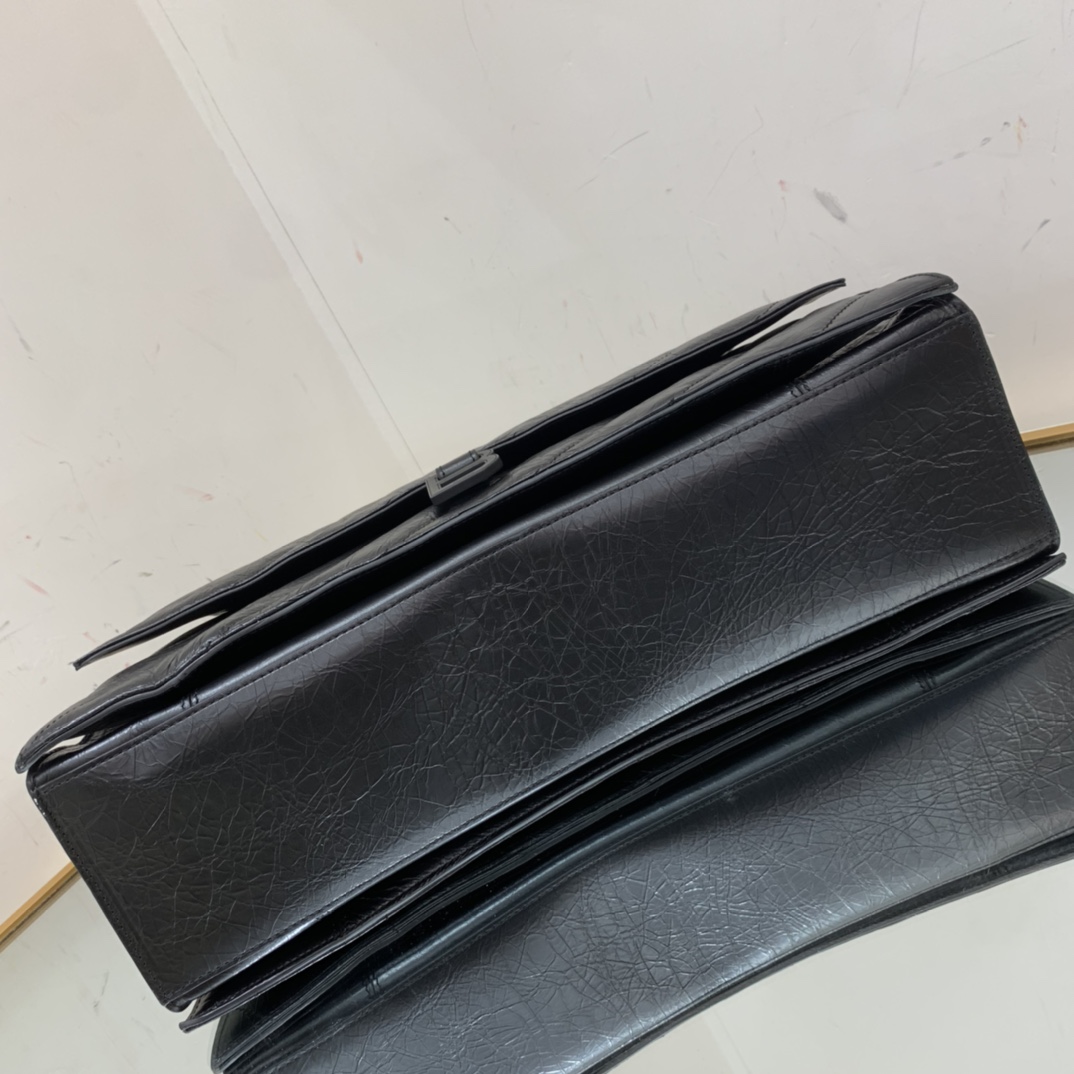 Ba1en*iaga Crush Large Chain Bag Quilted In Black For Women 15.7in/ 40cm