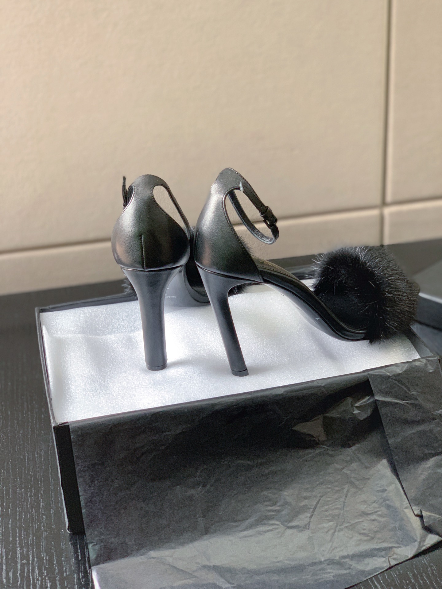 Sa1nt Lau*nt Bea Ankle Strap Sandals Black For Women