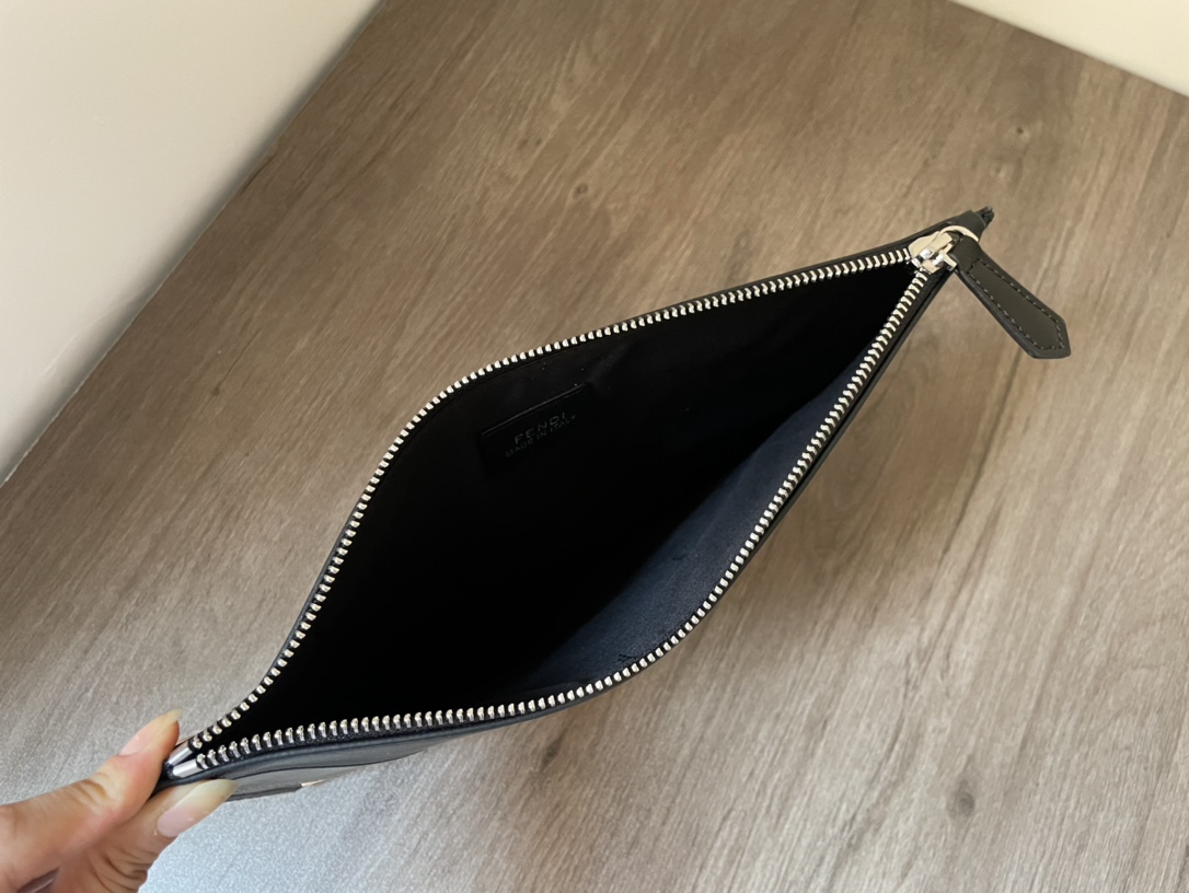 F**di Bugs Eyes Clutch Black And Yellow/Black And White For Women 12in/30cm