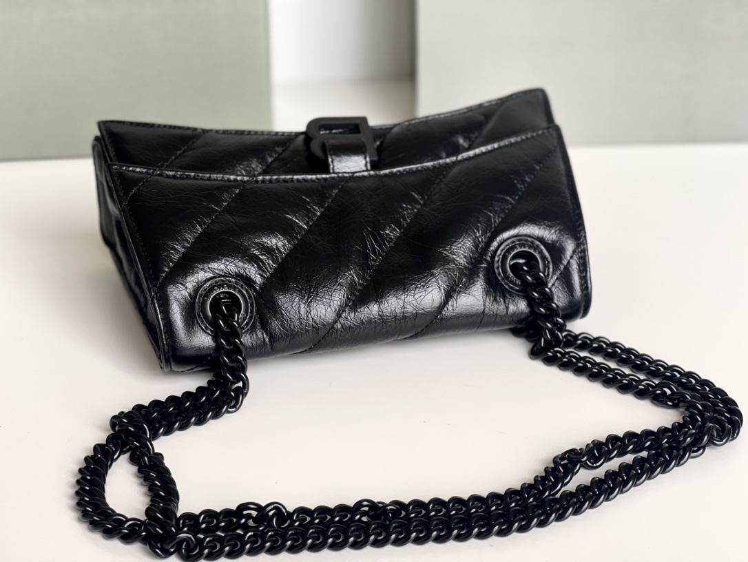 Ba1en*iaga Crush Small Chain Bag Quilted In Black For Women 9.8in/25cm 716351210IY1000