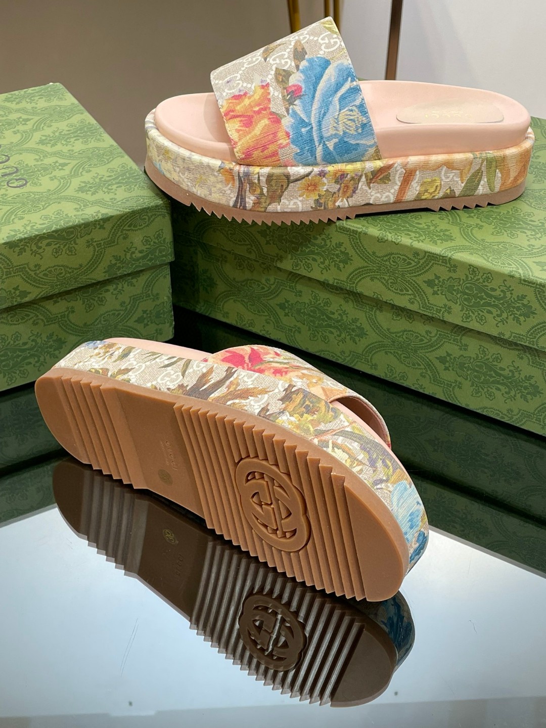 Gvc*1 Gg Flora Slide Sandal Multicolor For Women