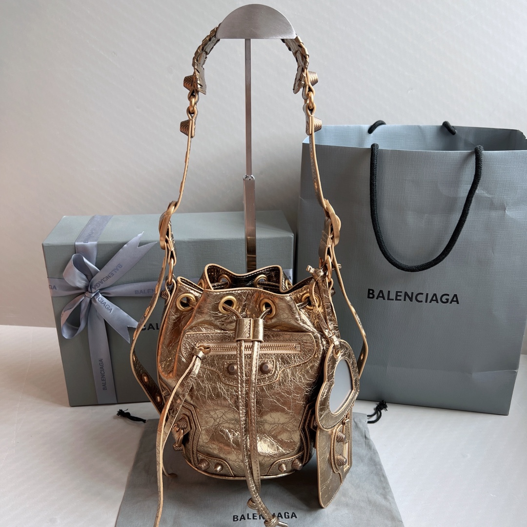Ba1en*iaga Le Cagole Xs Bucket Bag Metallized With Rhinestones In Gold Tone For Women 7.8in/20 cm 702431210D48006