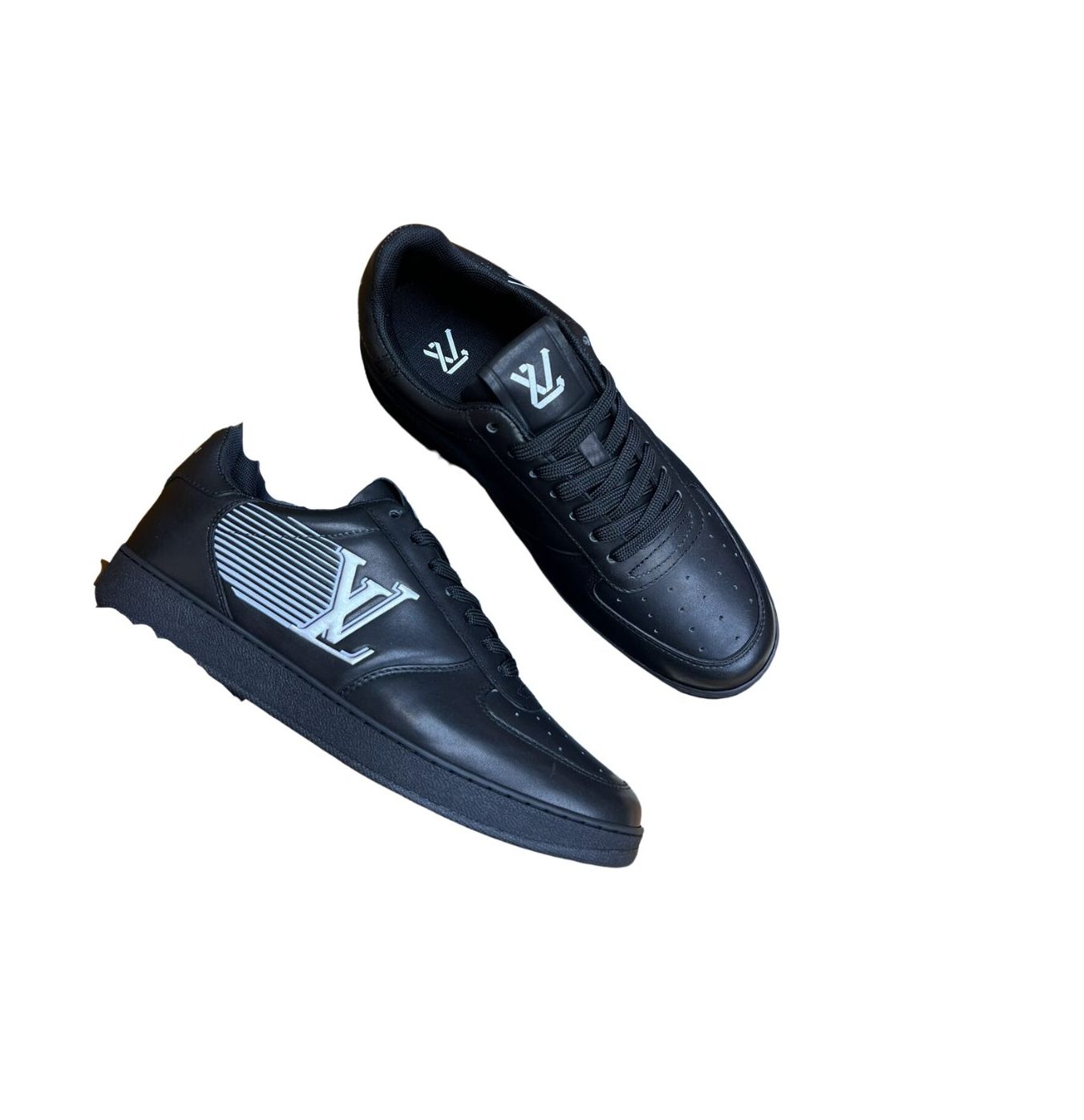 L0vis Vvtt0n LV Rivoli Sneaker Black For Men