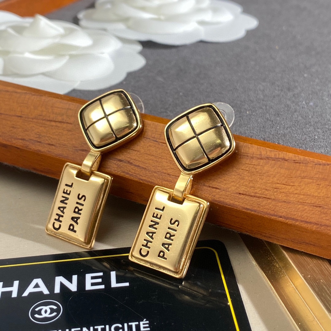 Ch**el Big-Name Earrings Gold For Women