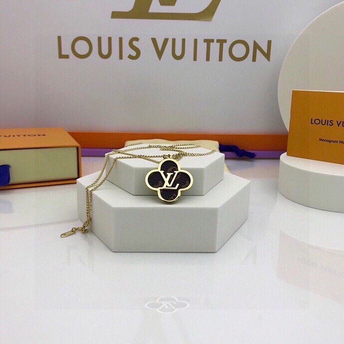 L0vis Vvtt0n Black Four Petal Flower Necklace Gold Tone For Women