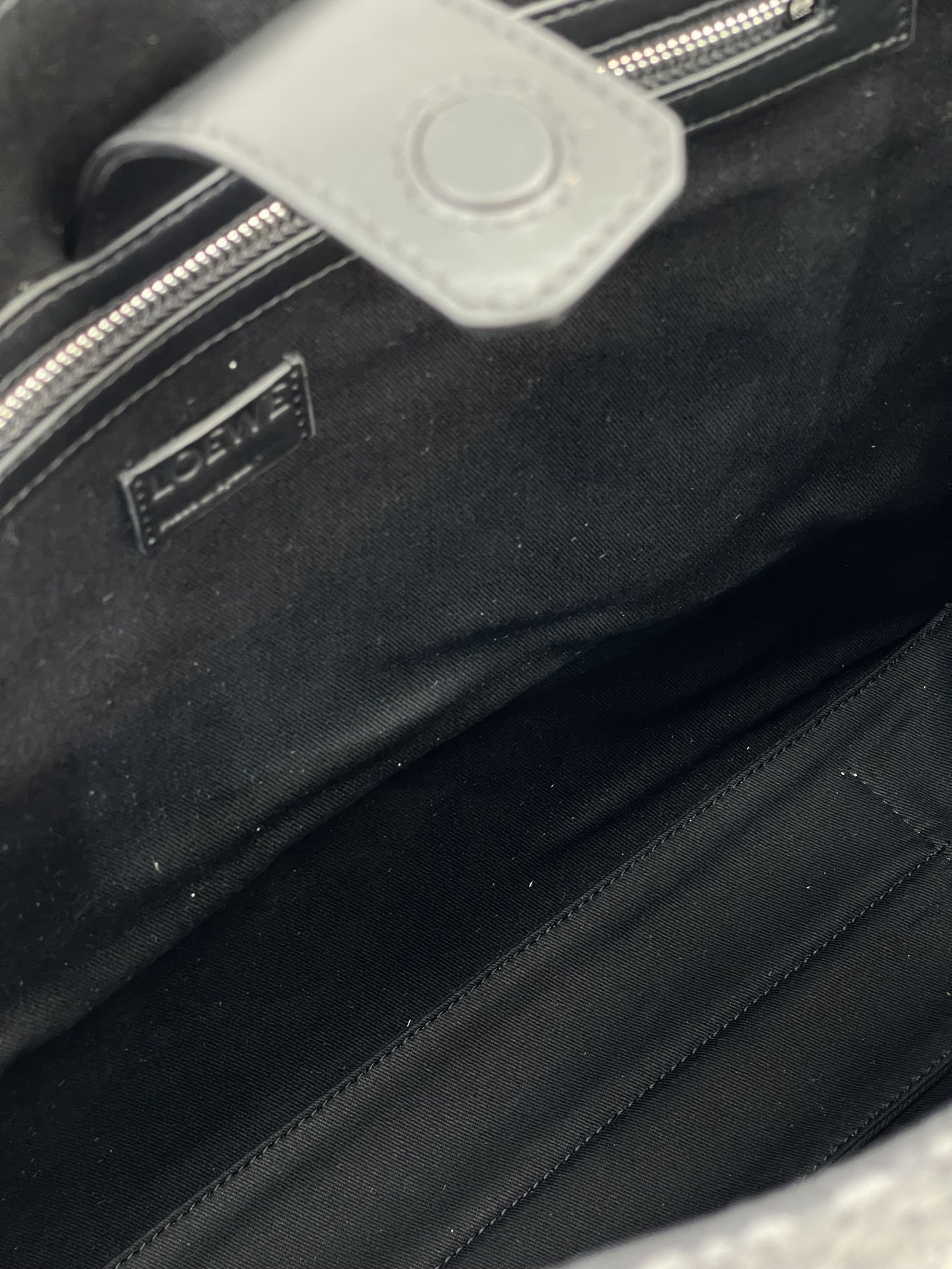 L0ew* Buckle Horizontal Tote In Anagram Jacquard Black For Women 14.4in / 36.5cm B692K96X02