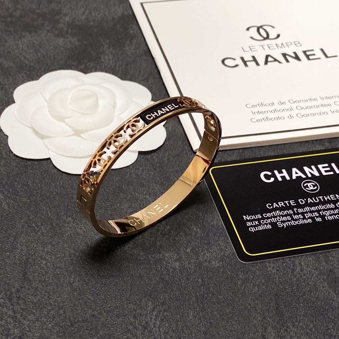 Ch**el Hollow Bracelet Gold For Women