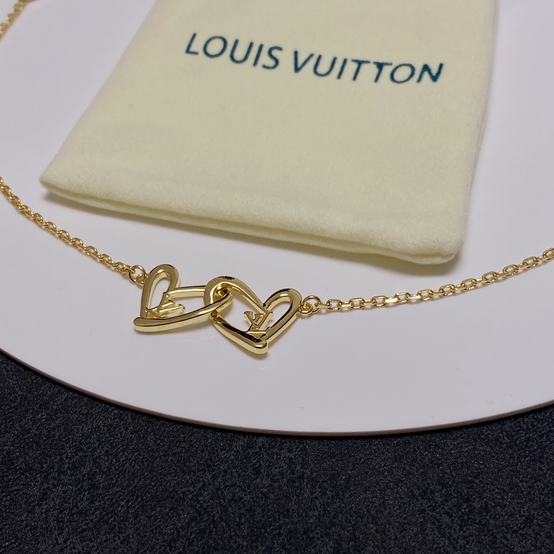 L0vis Vvtt0n LV Letter Necklace Gold For Women