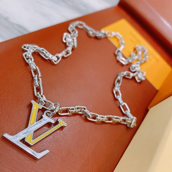 L0vis Vvtt0n Letter Necklace Silver For Women