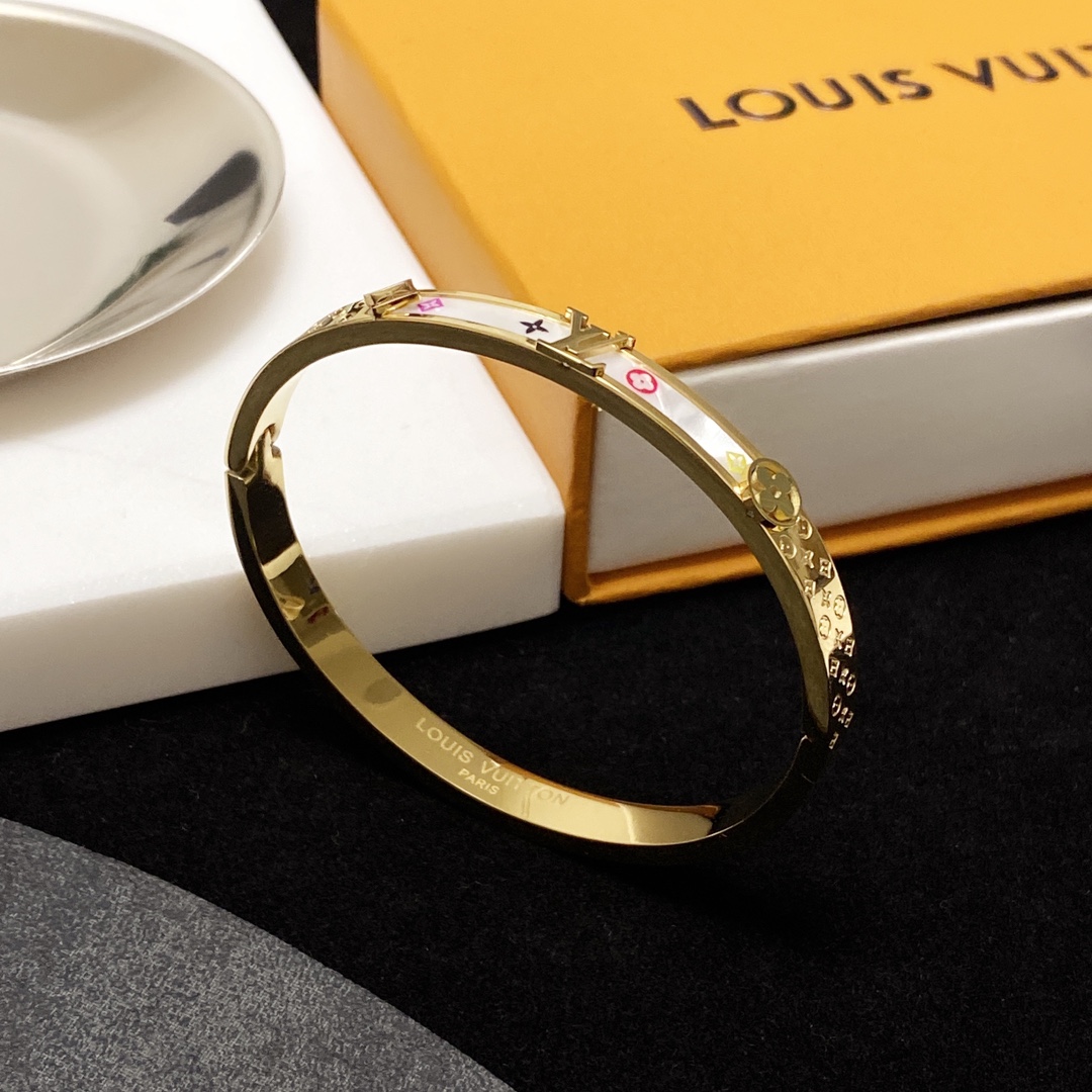 L0vis Vvtt0n Pattern Bracelet Gold For Women