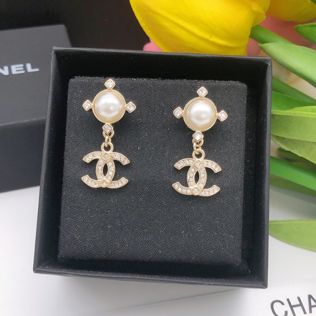 Ch**el Round Pearl Earrings Gold For Women
