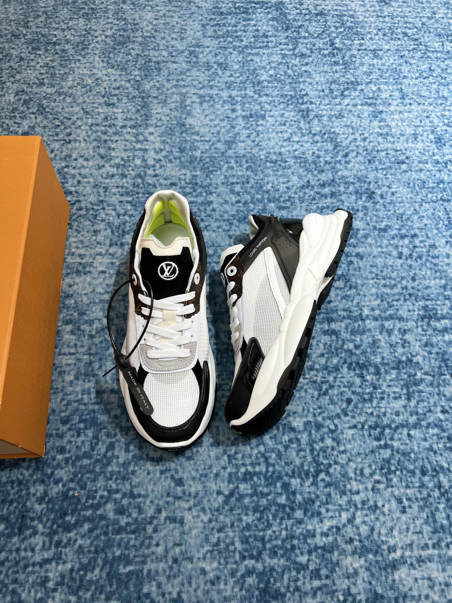 L0vis Vvtt0n Run 55 Sneaker White And Black For Men