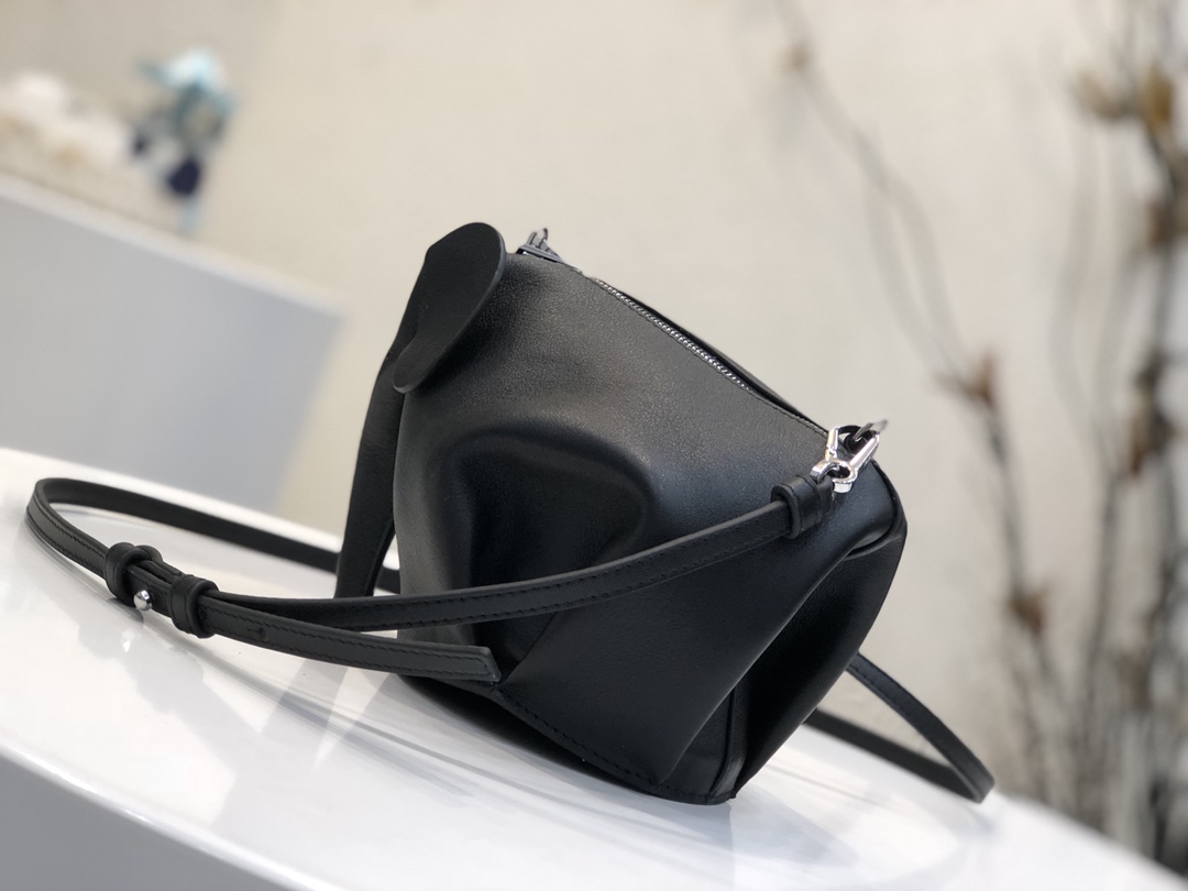 L0ew* Elephant Bag Black/Brown For Women 7.1in / 18cm