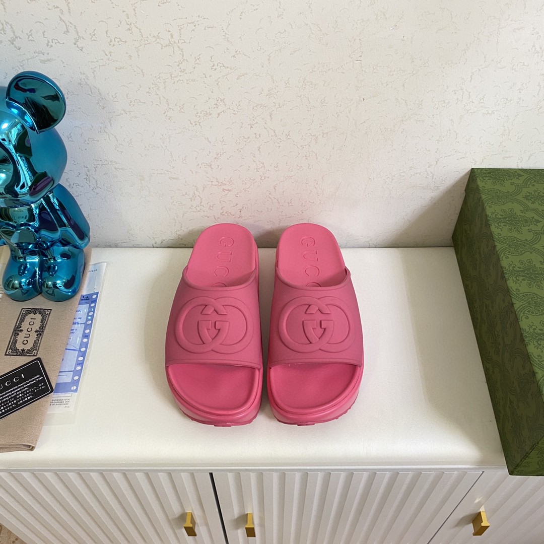 Gvc*1 Interlocking G Slide Sandal Pink For Men