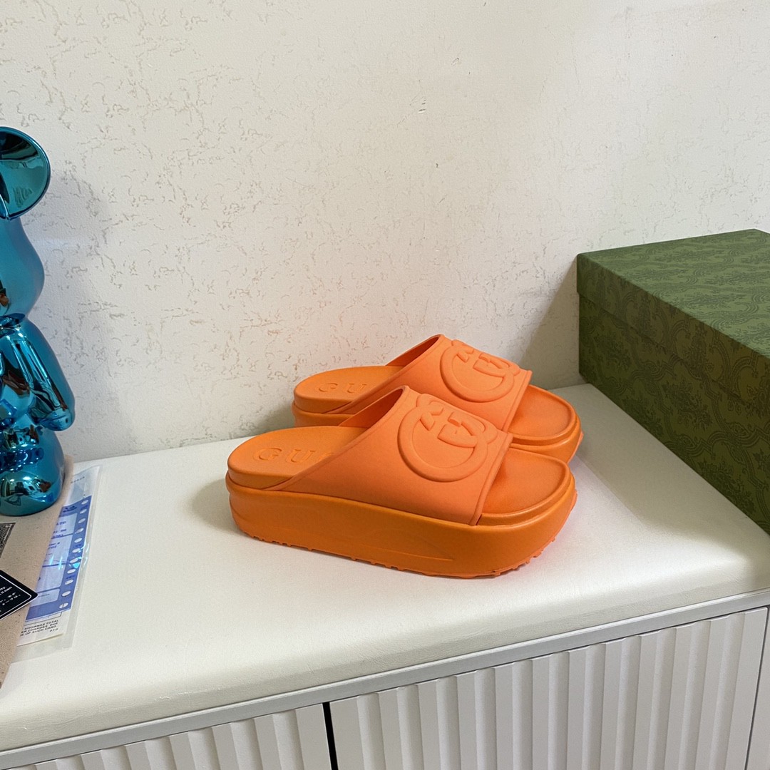 Gvc*1 Interlocking G Slide Sandal Orange For Men
