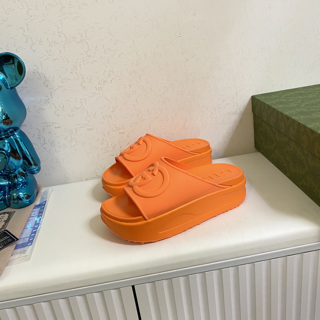 Gvc*1 Interlocking G Slide Sandal Orange For Men