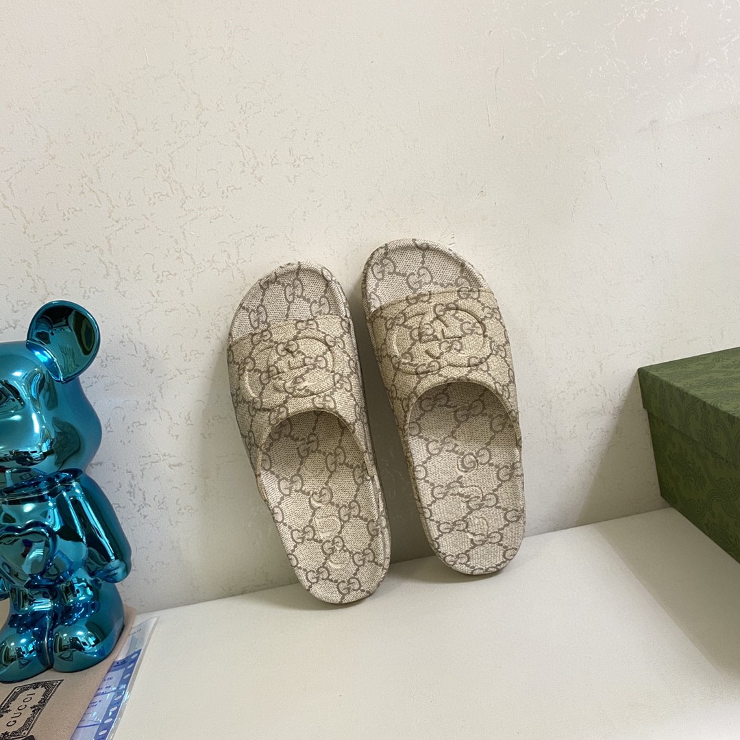 Gvc*1 Interlocking G Slide Sandal Beige For Men 725535 JAAC6 9742