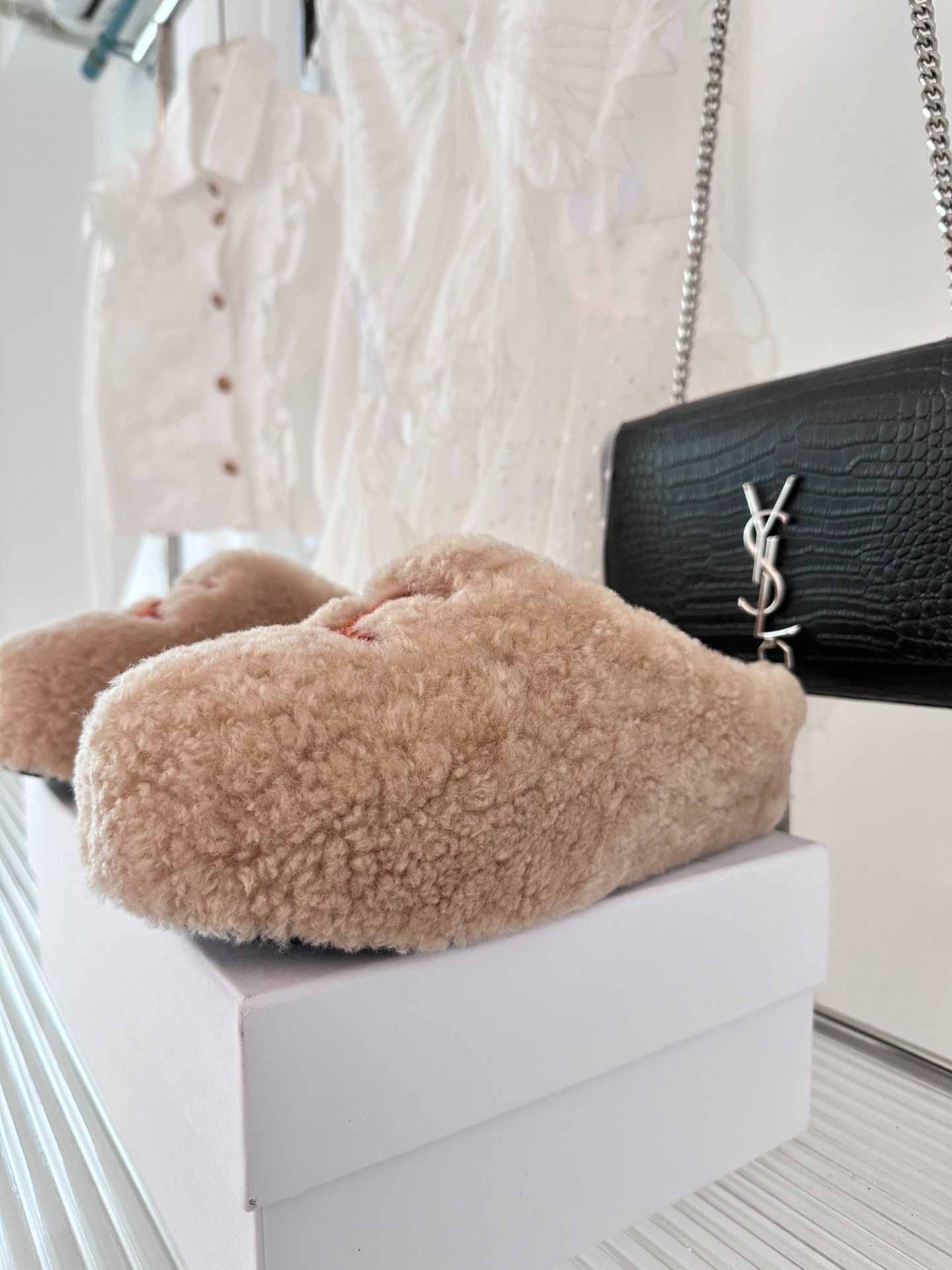 Ce1i*e Ce1i*e Fur Mule In Shearling Beige For Women 352433781C.01CR