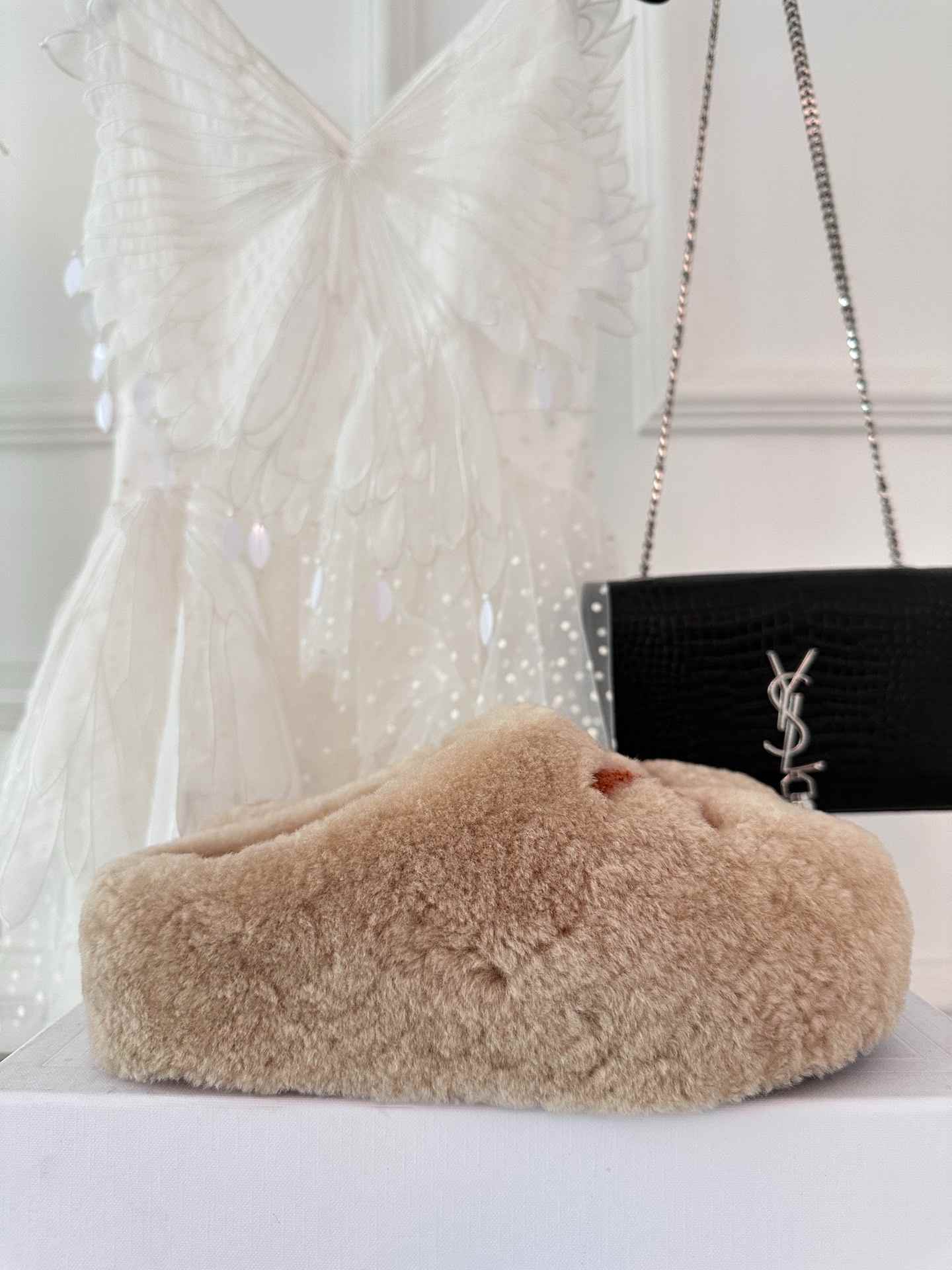 Ce1i*e Ce1i*e Fur Mule In Shearling Beige For Women 352433781C.01CR