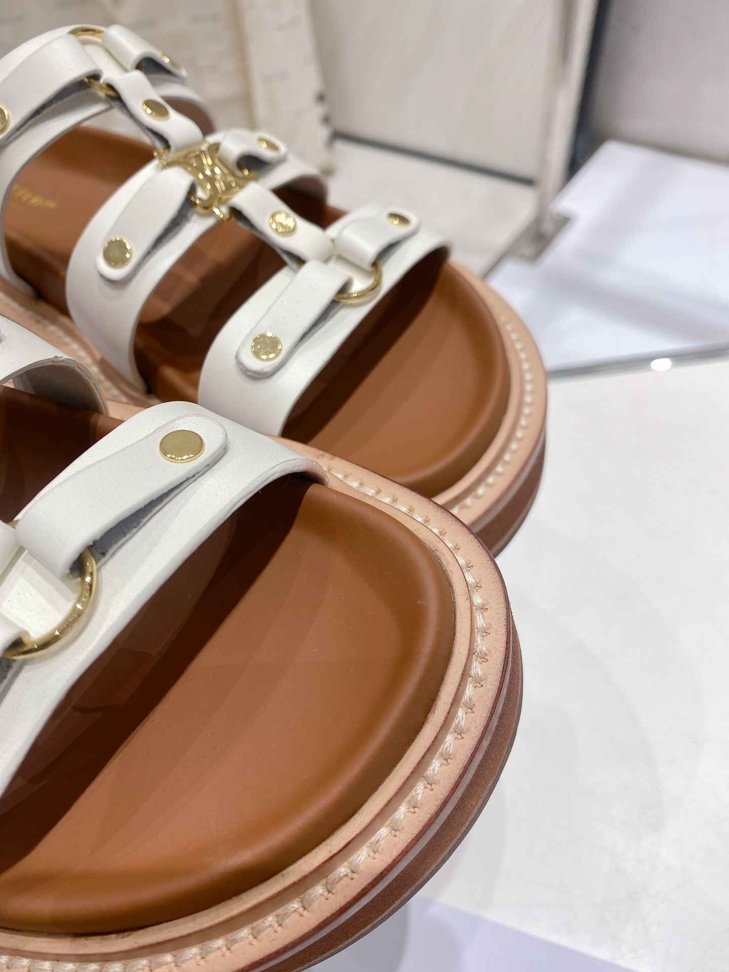 Ce1i*e Slides Tippi White For Women