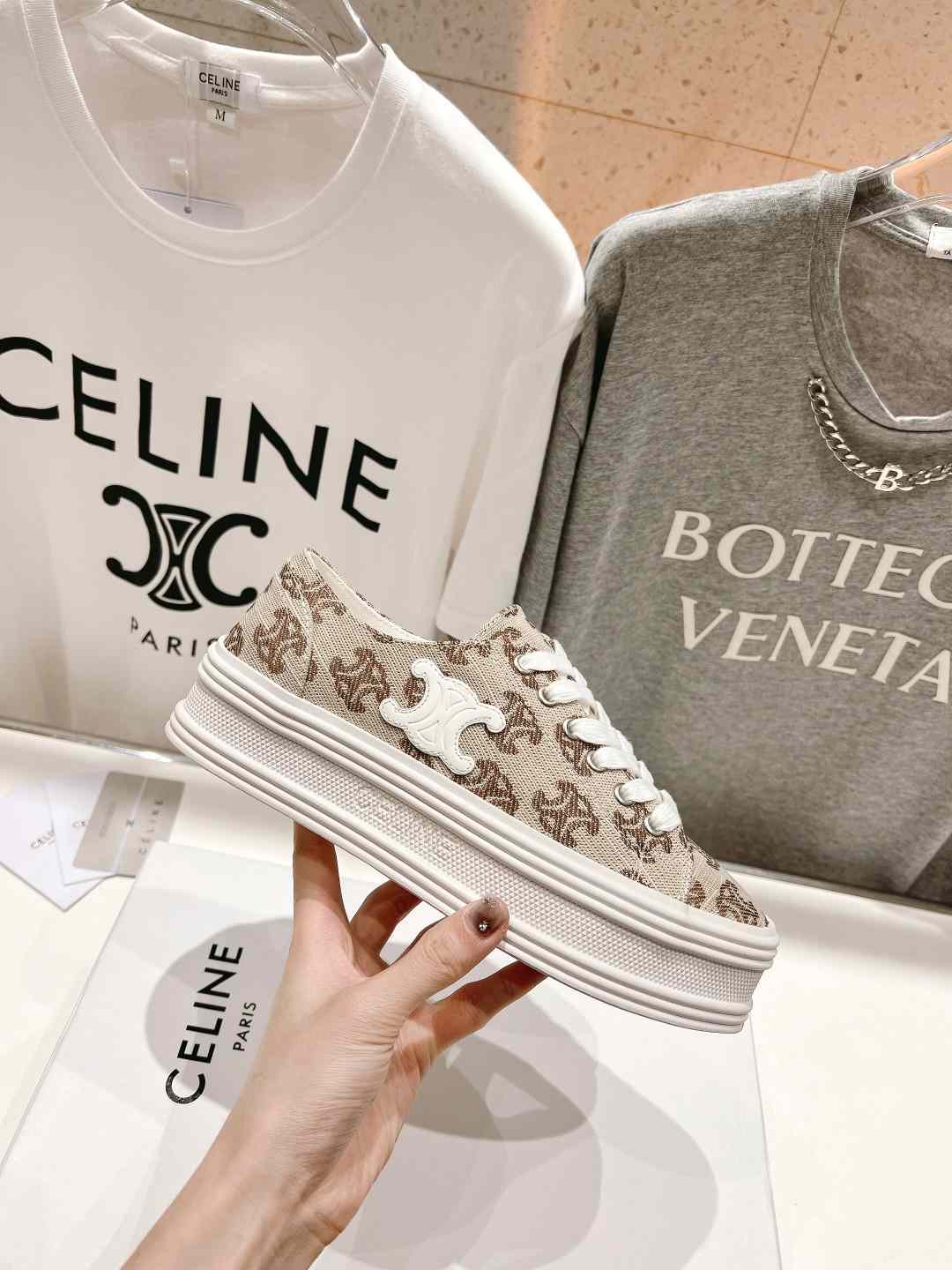 Ce1i*e Triomphe Sneakers In Canvas Beige For Women