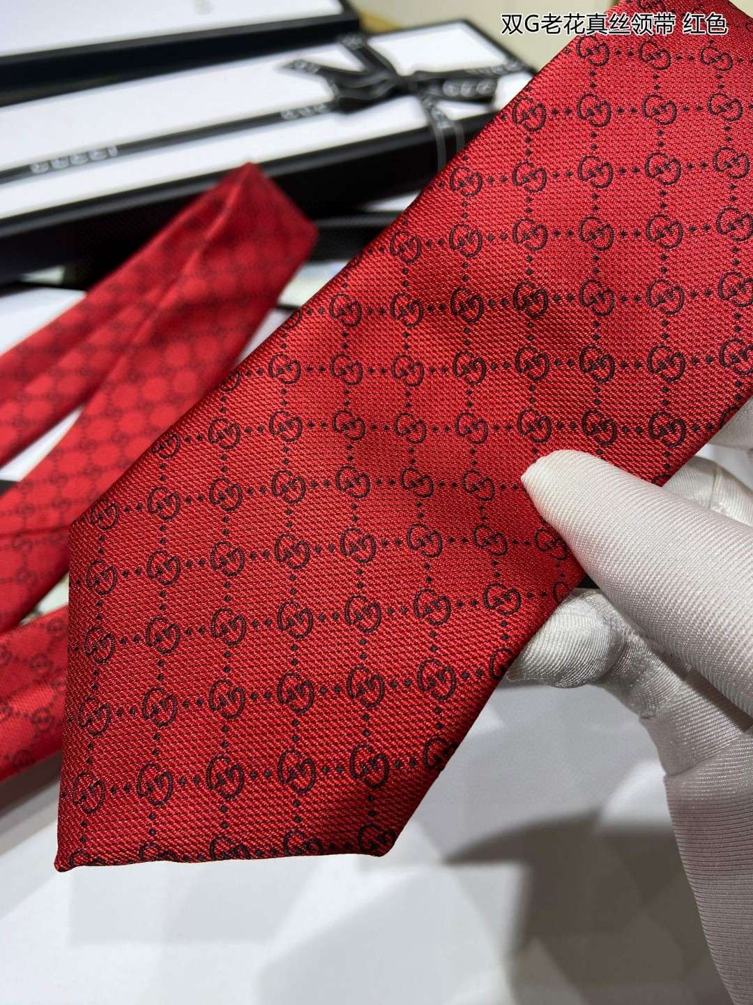 Gvc*1 Pattern Silk Tie Red For Men