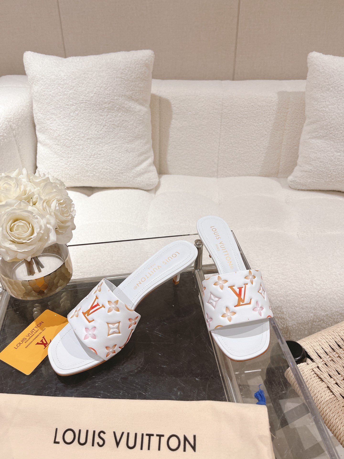 L0vis Vvtt0n Revival Mule White For Women