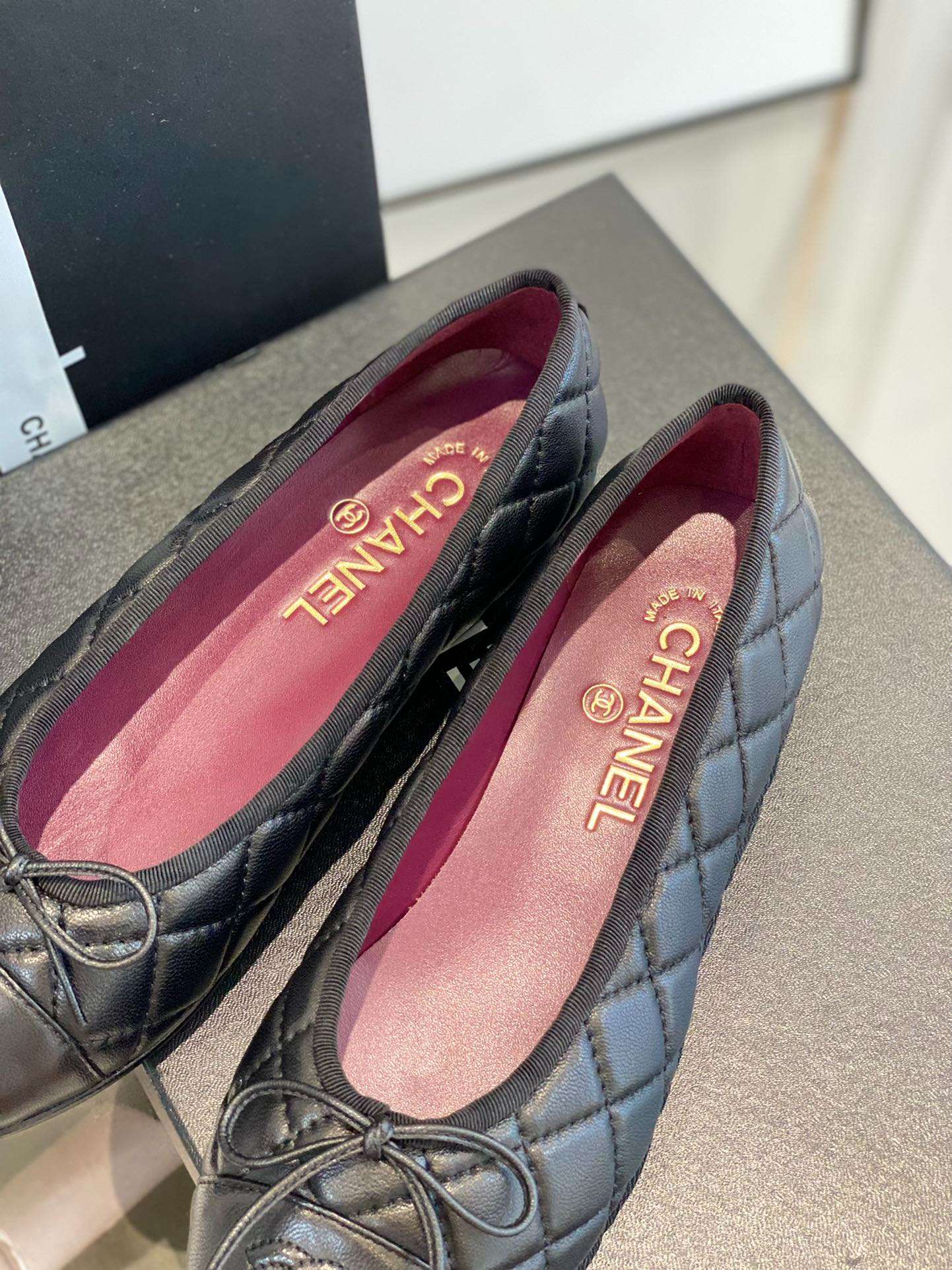 Ch**el Ballet Flats Black For Women