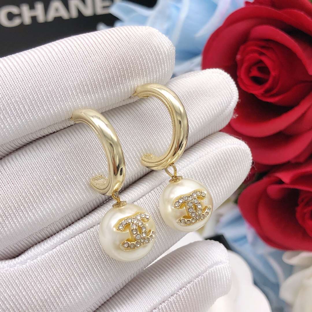 Ch**el C-Shaped Rhinestone Earrings Gold For Women