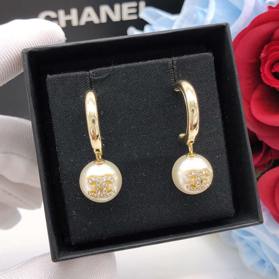 Ch**el C-Shaped Rhinestone Earrings Gold For Women
