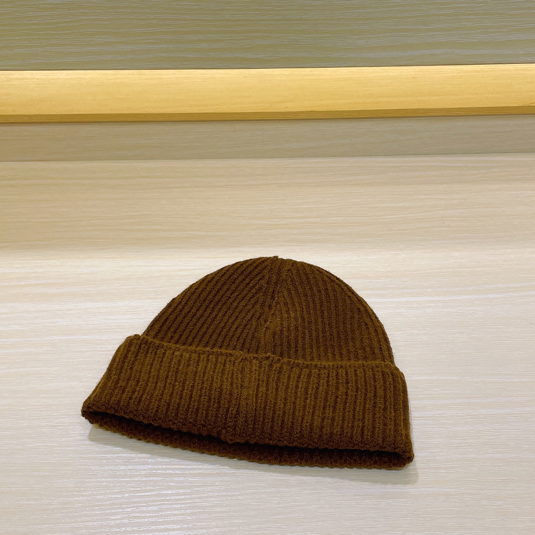 L0vis Vvtt0n Ahead Beanie Brown For Women