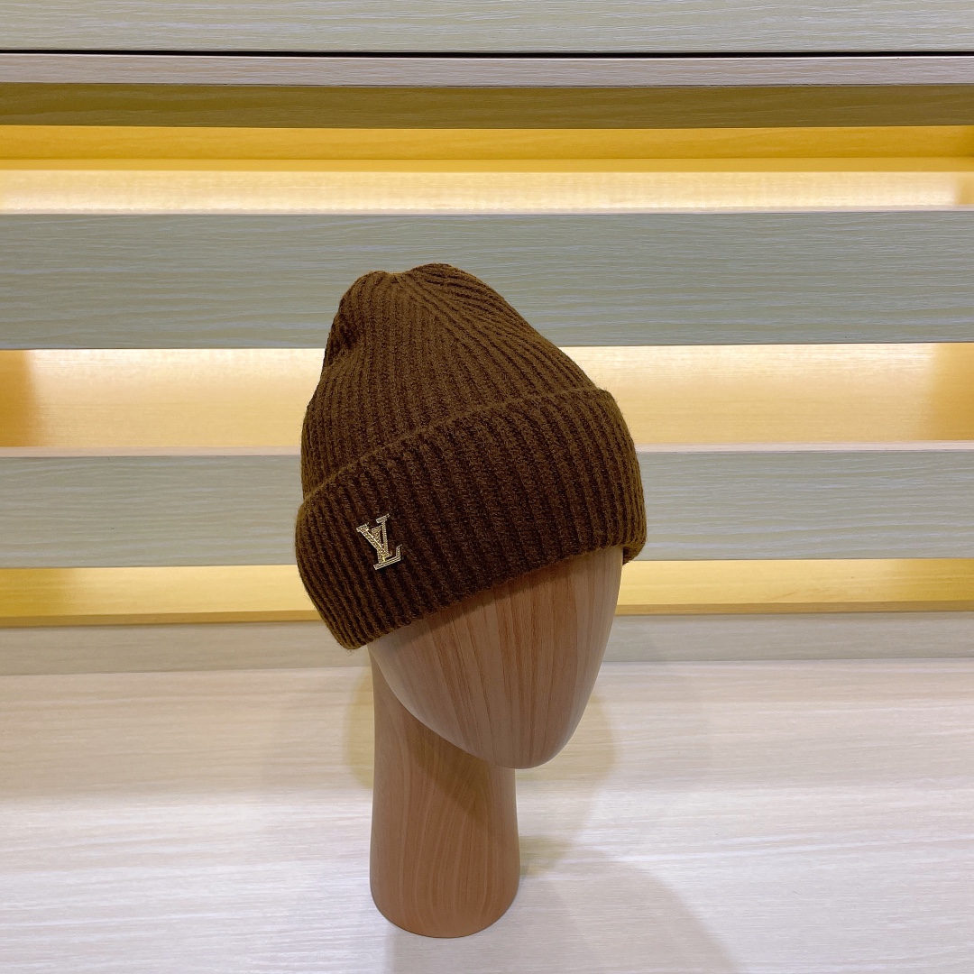 L0vis Vvtt0n Ahead Beanie Brown For Women