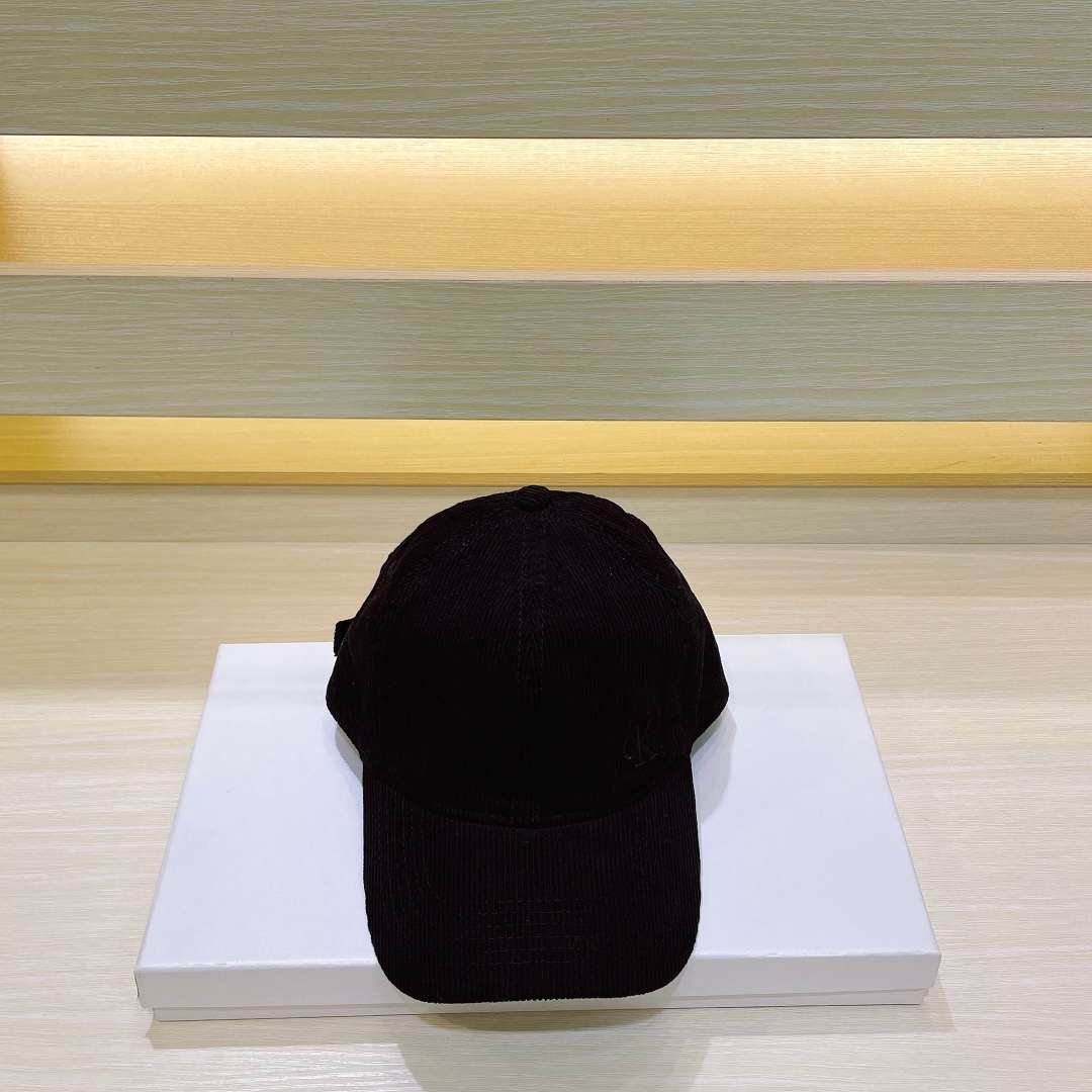 L0vis Vvtt0n Baseball Cap Black For Men