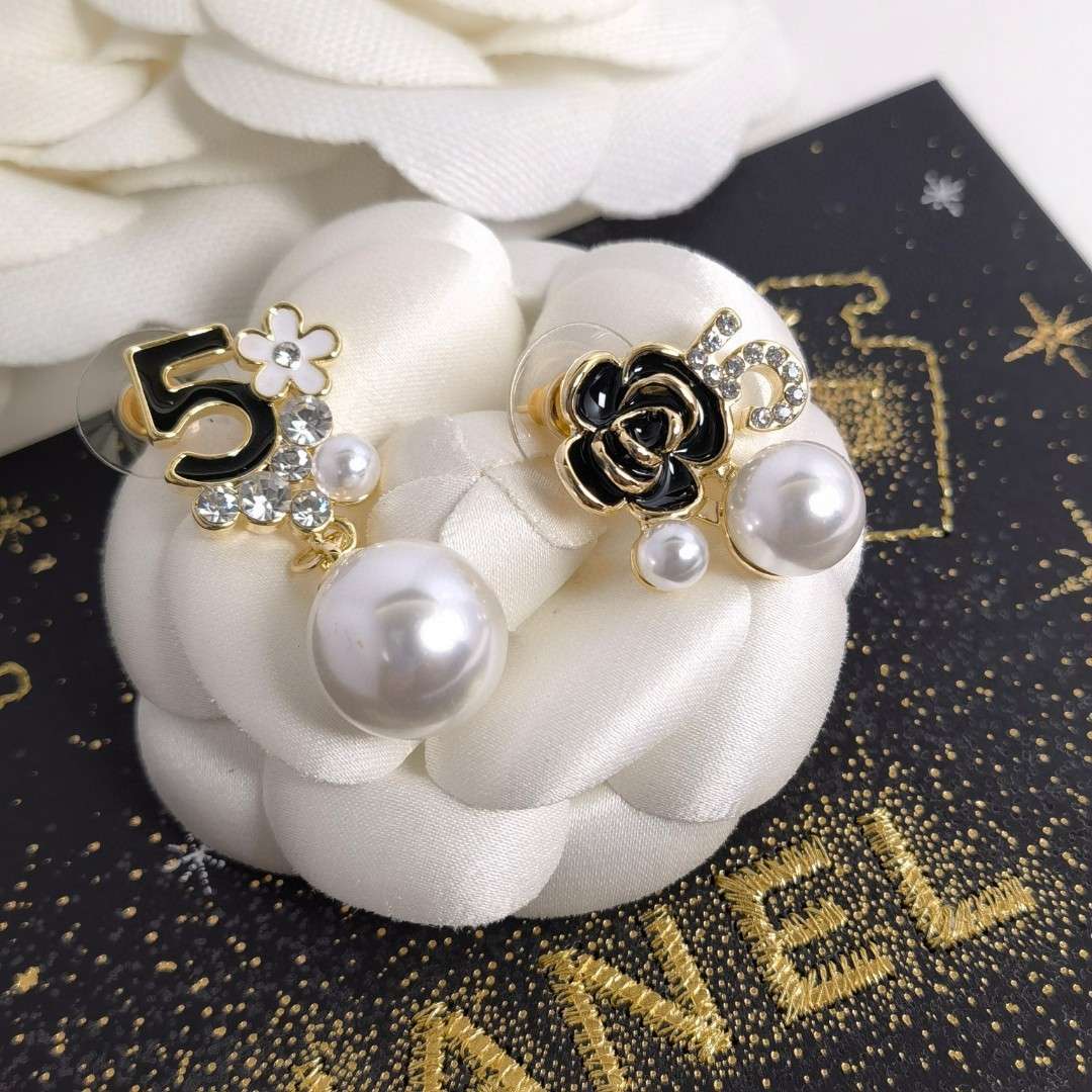 Ch**el Flower Pearl Earrings White For Women