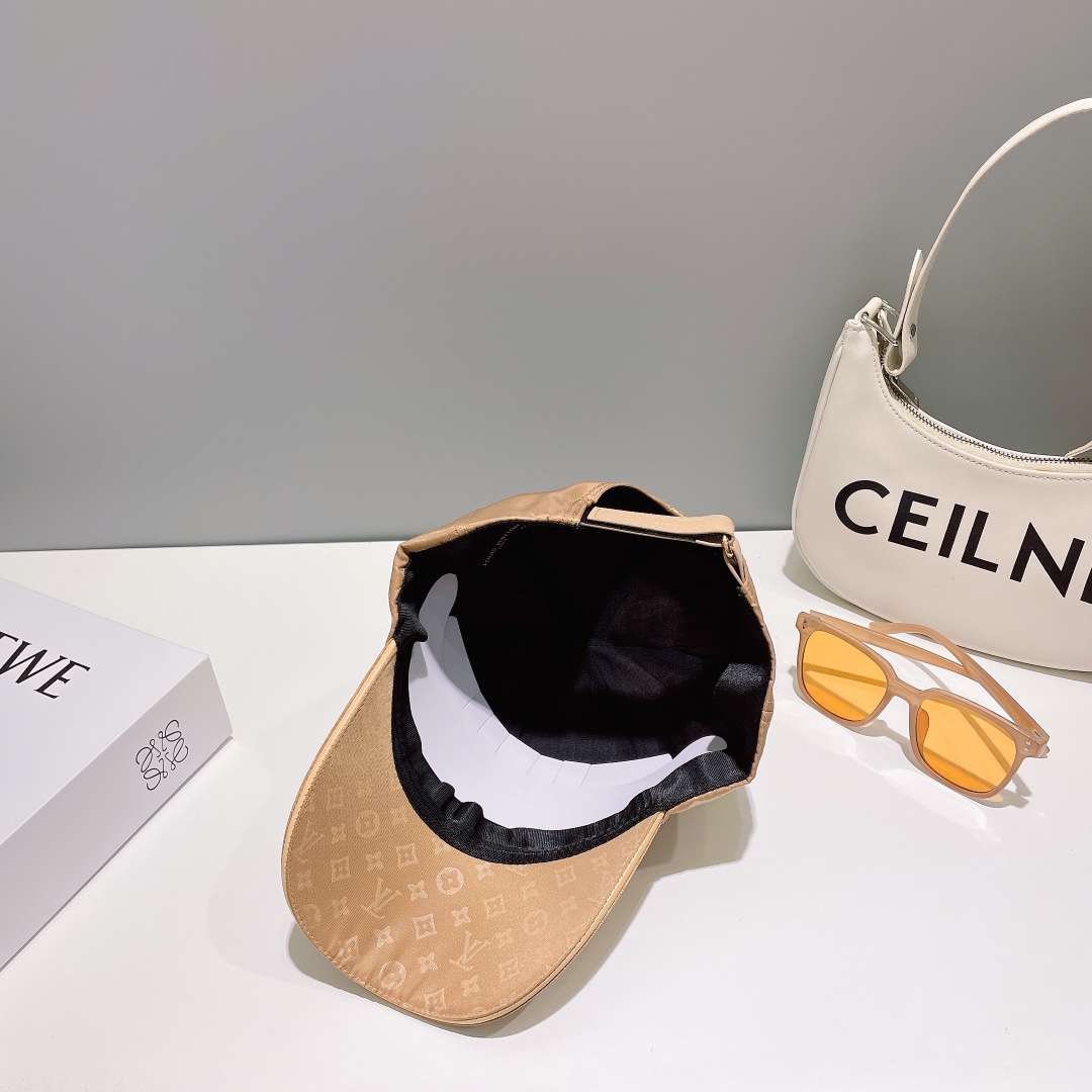 L0vis Vvtt0n Iconic Cap Beige For Men