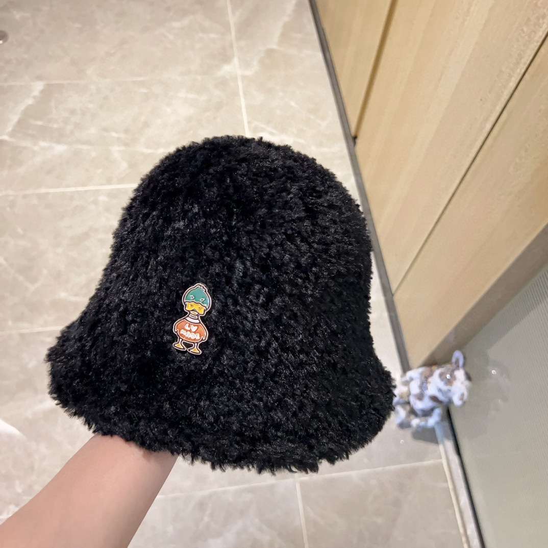 L0vis Vvtt0n Duck Beanie LV Black For Women