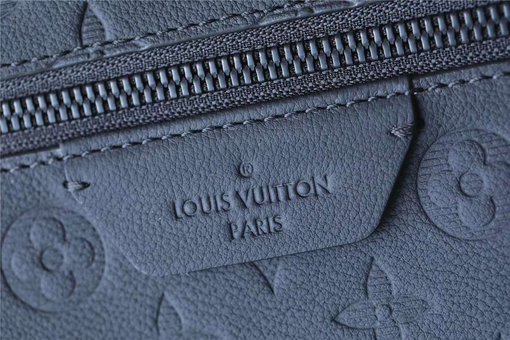 L0vis Vvtt0n Discovery Backpack Black For Men 11.4in/29cm