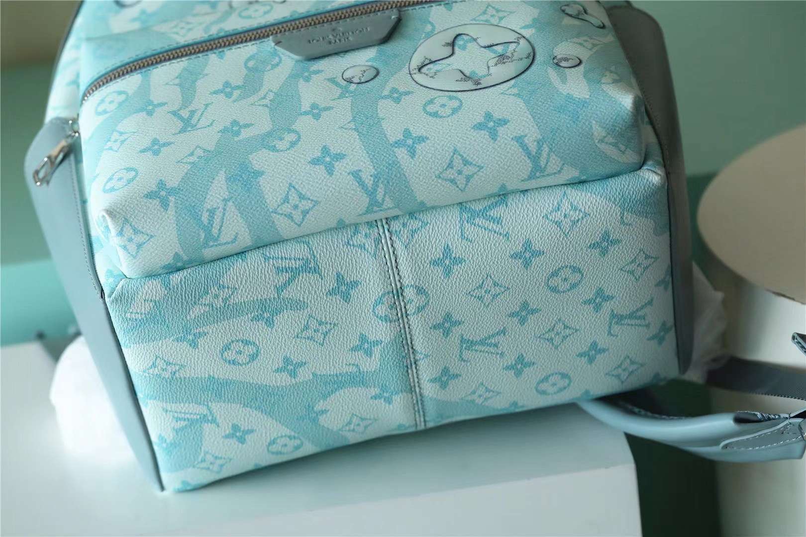 L0vis Vvtt0n Discovery Backpack Blue For Men 11.4in/29cm M22519