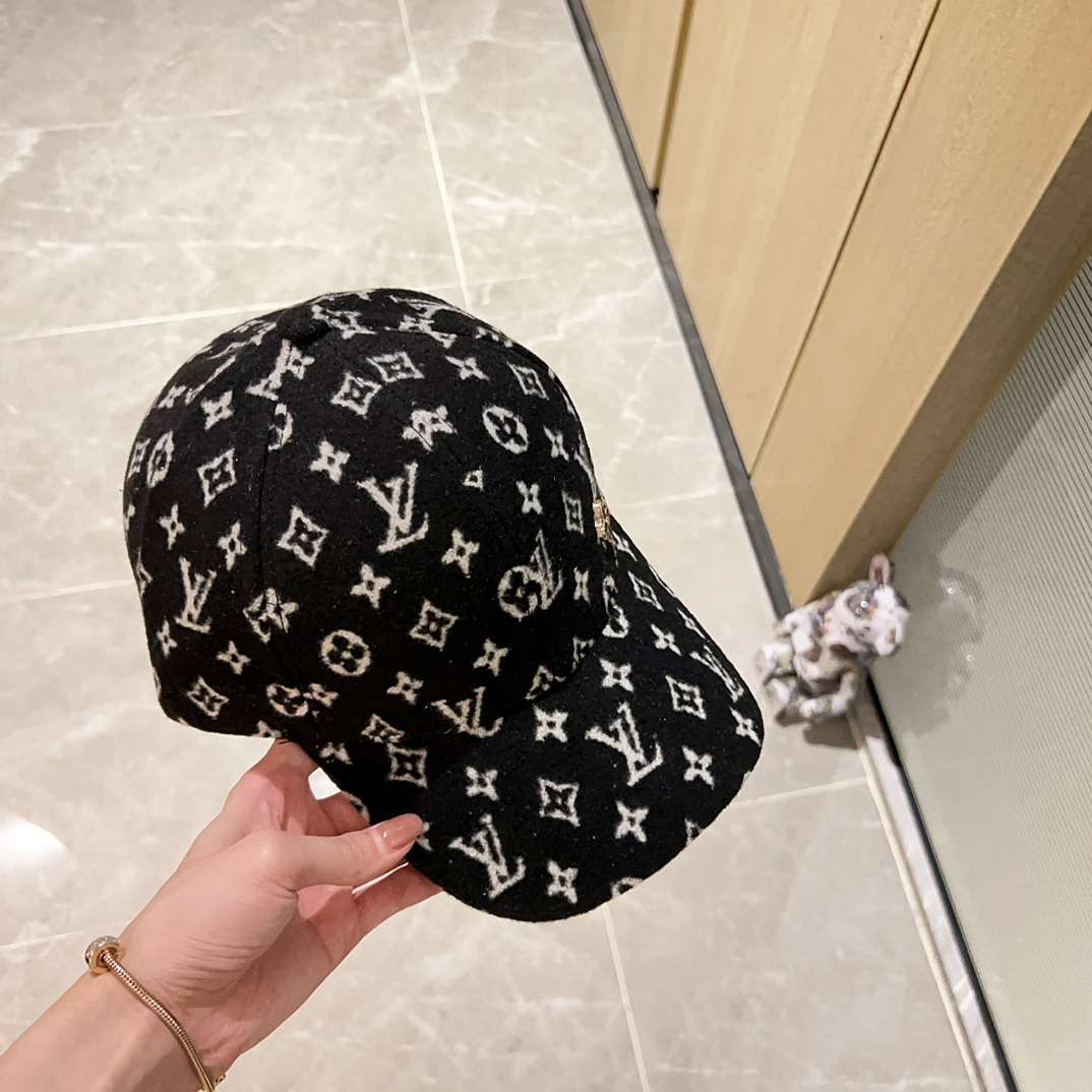 L0vis Vvtt0n Monogram Pattern Cap Black For Women