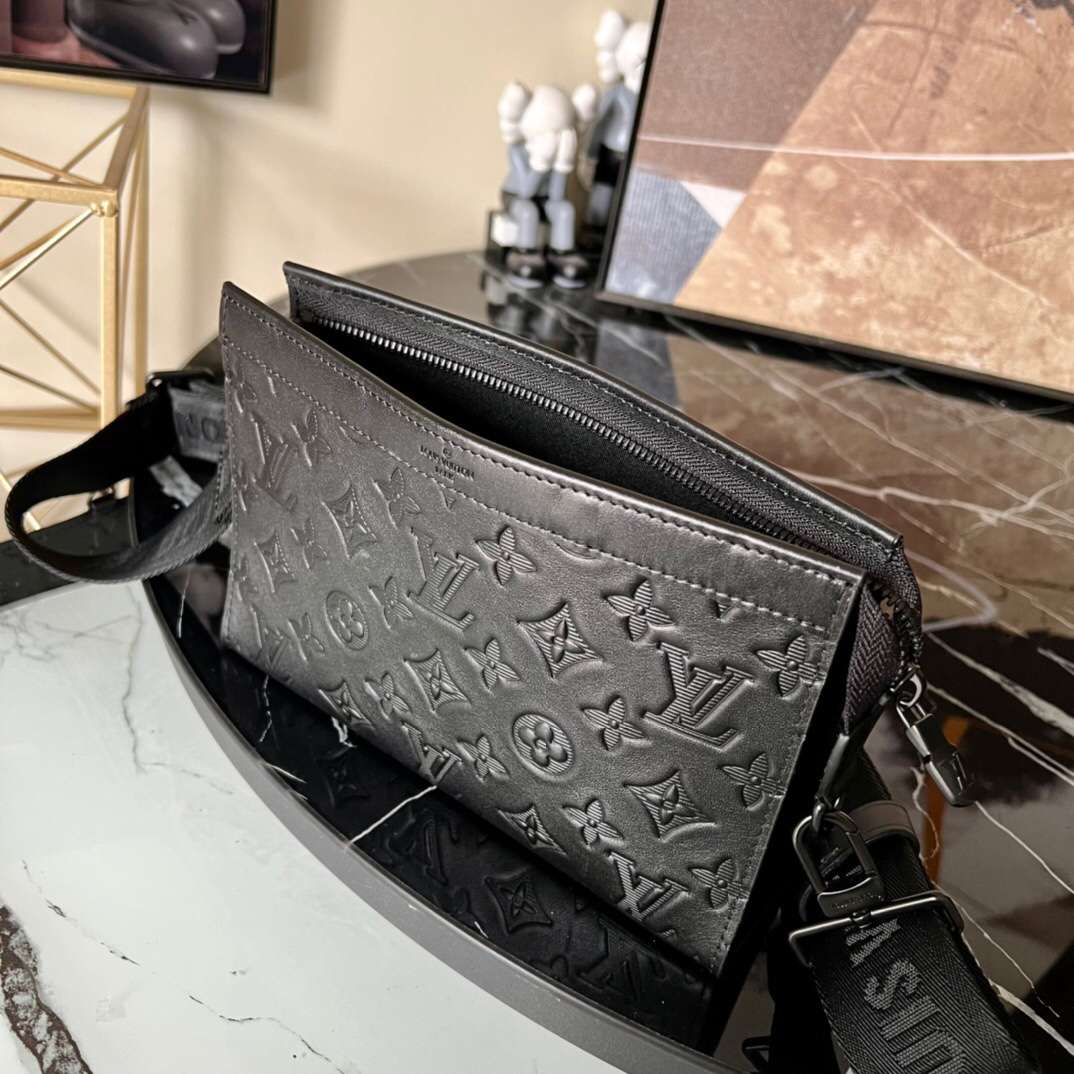 L0vis Vvtt0n Gaston Wearable Wallet Black For Men 22cm / 8.7in M81115